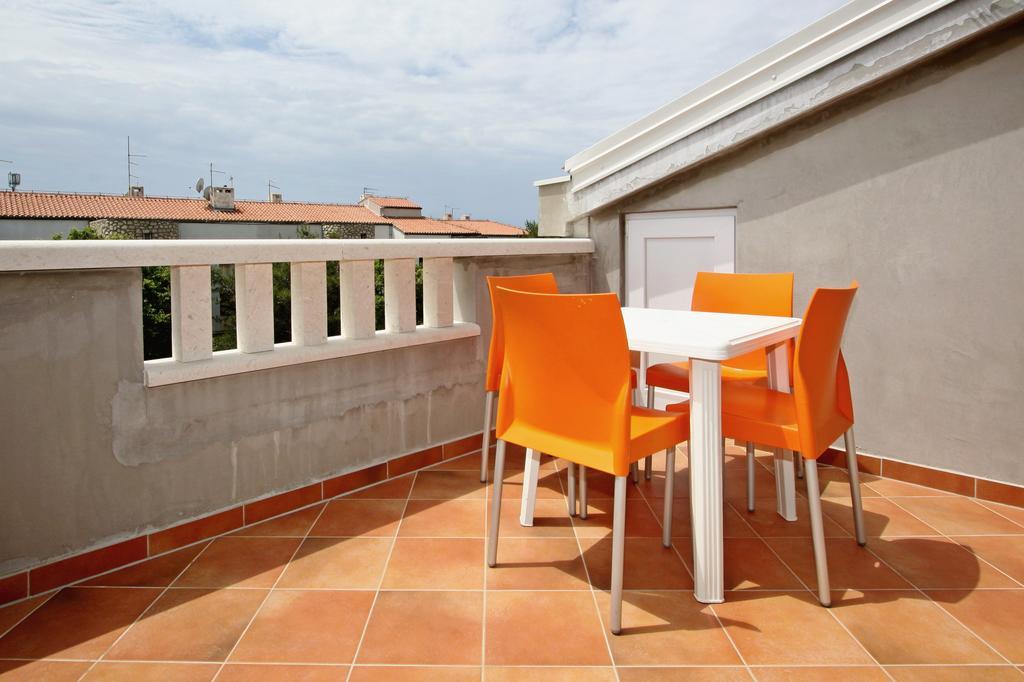 Apartmani Ruza Novalja Luaran gambar