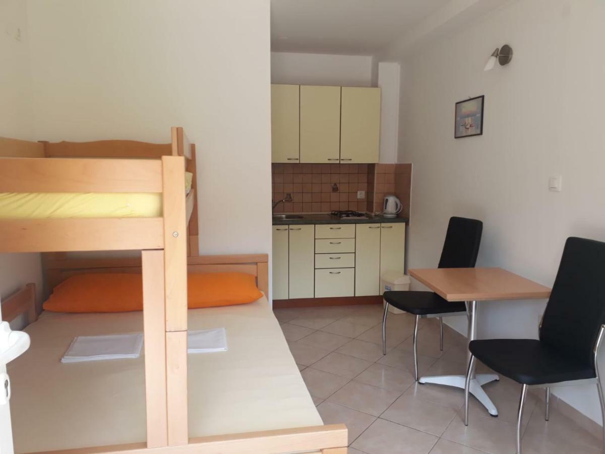 Apartmani Ruza Novalja Luaran gambar