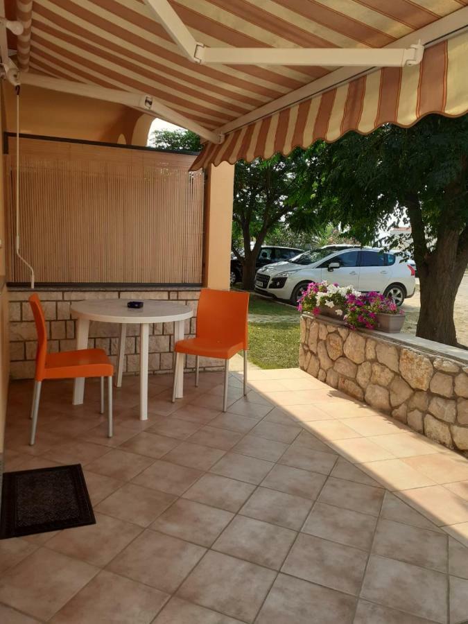Apartmani Ruza Novalja Luaran gambar