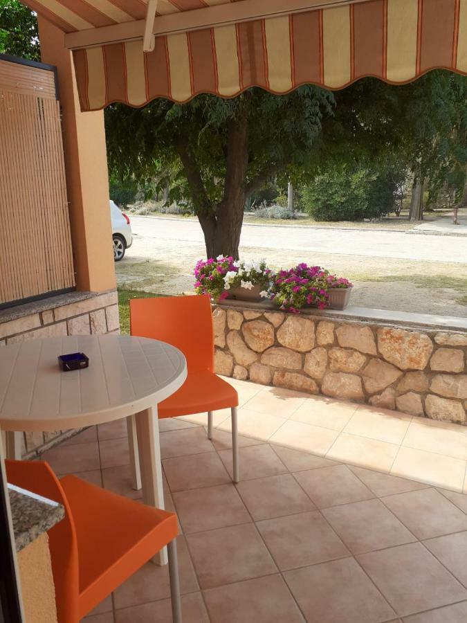 Apartmani Ruza Novalja Luaran gambar